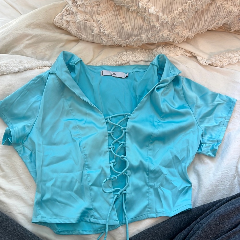 Adika lace up top